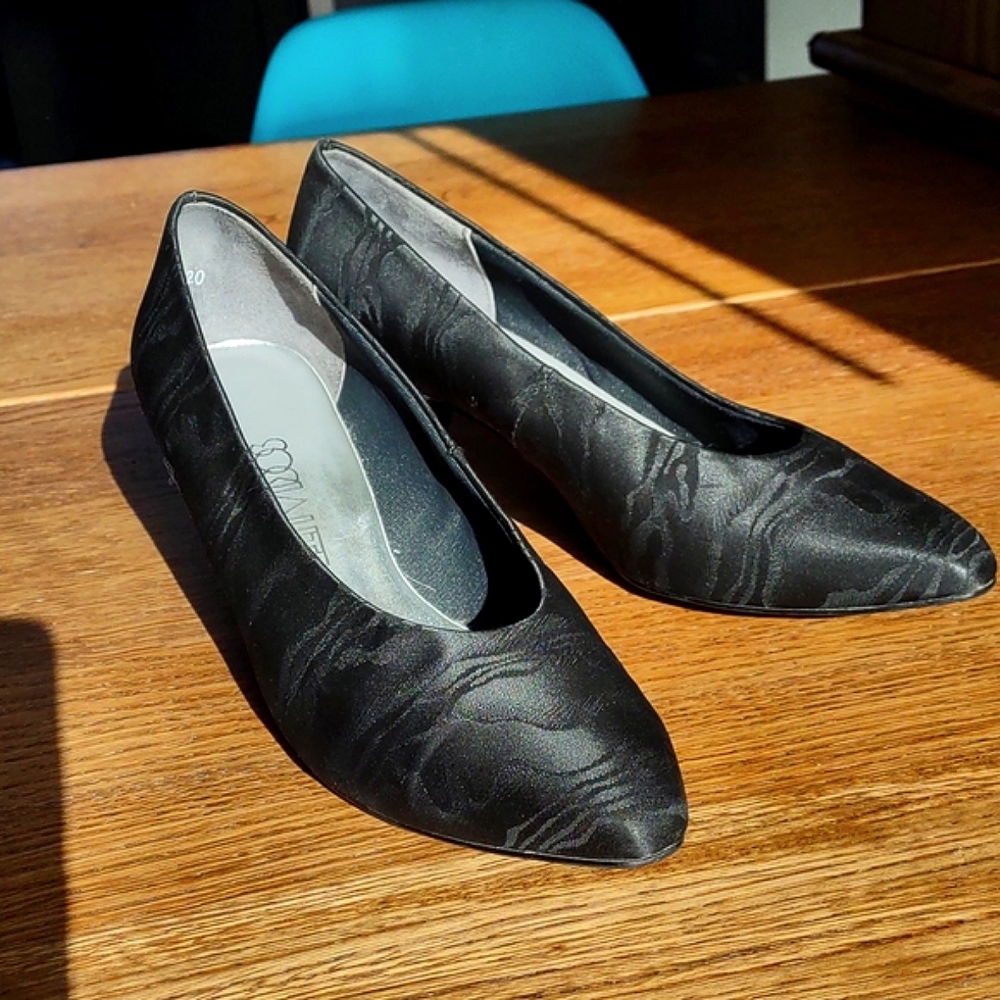 Socialites Black Wood Grain Style Heel